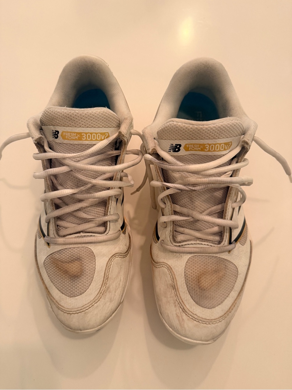 New Balance Men's White and Cream Fresh Foam 3000v2 Baseball Cleats